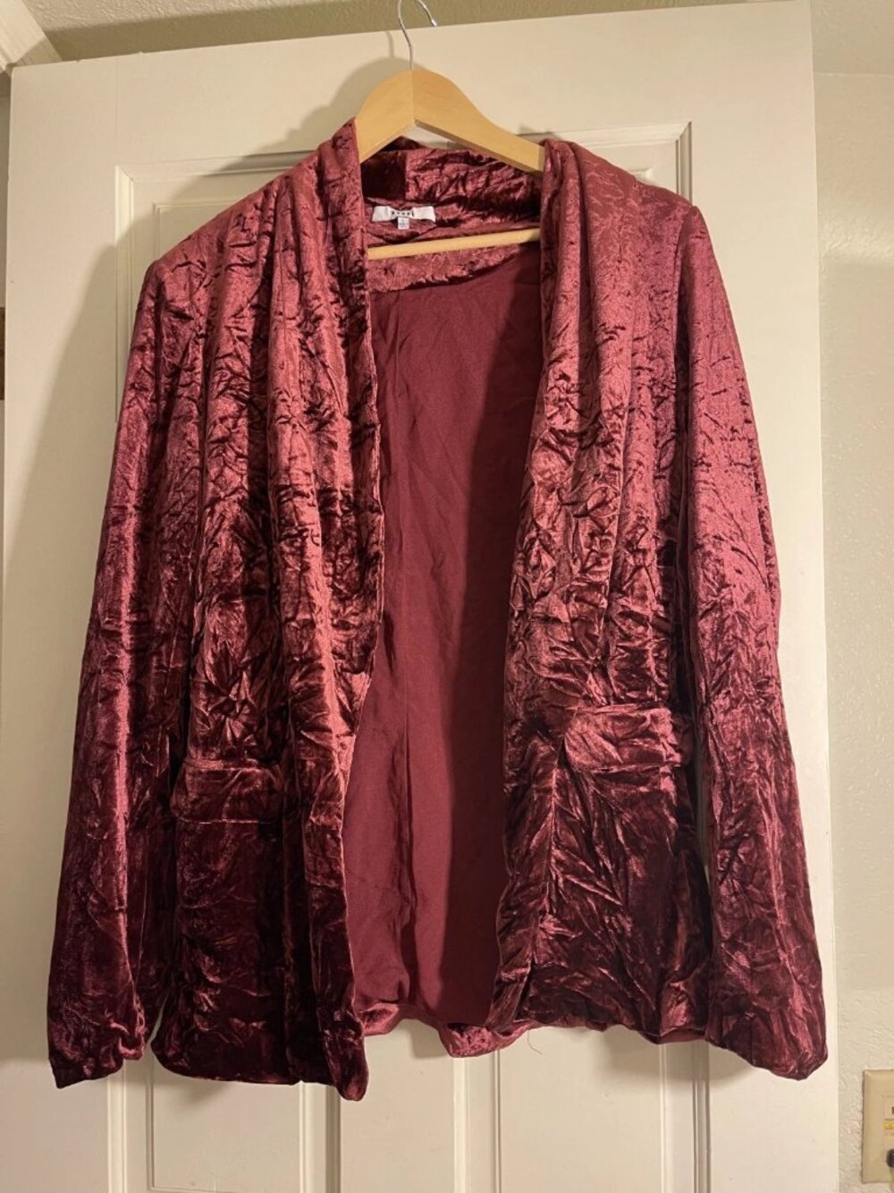 Women burgundy Ro & De crushed velvet blazer size L dressy elegant Holiday Chic